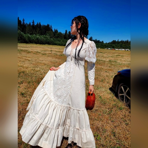 Gunne Sax Dresses & Skirts - Authentic Gunne Saxe White Lace Maxi Dress